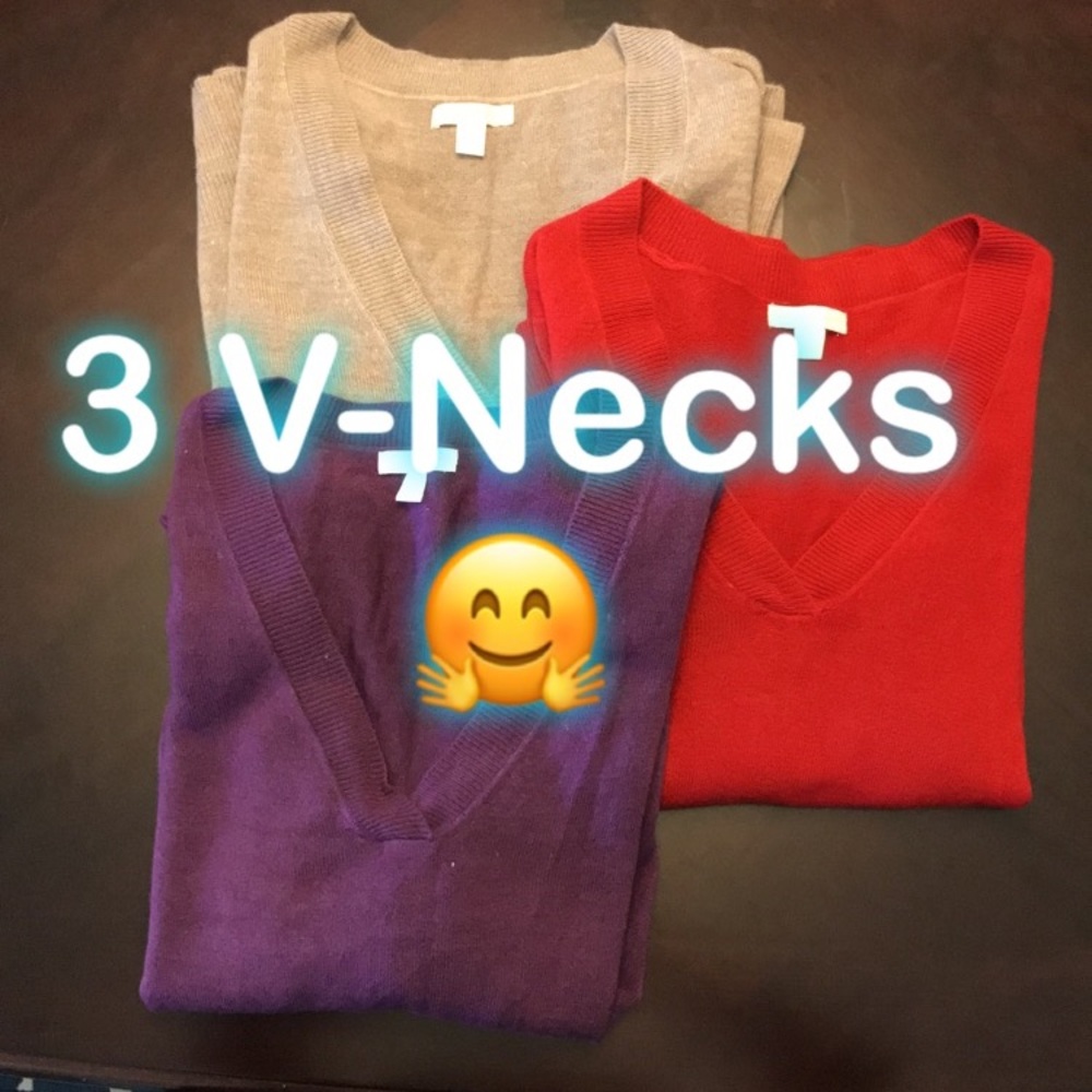 Bundle of 3 V-Neck sweaters, New York & Co. Sz M